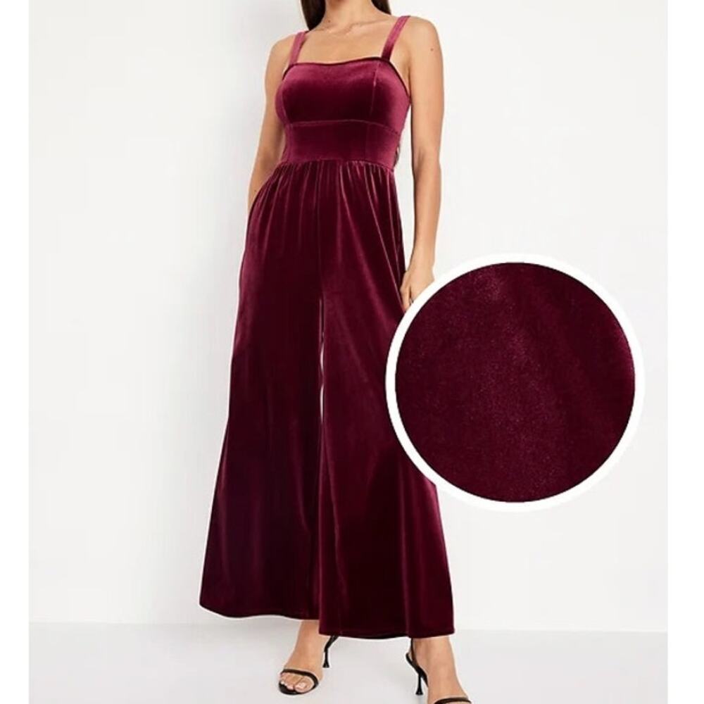 Old Navy Women’s Medium Petite Jumpsuit Velvet Wide Leg Sleeveless Romper
